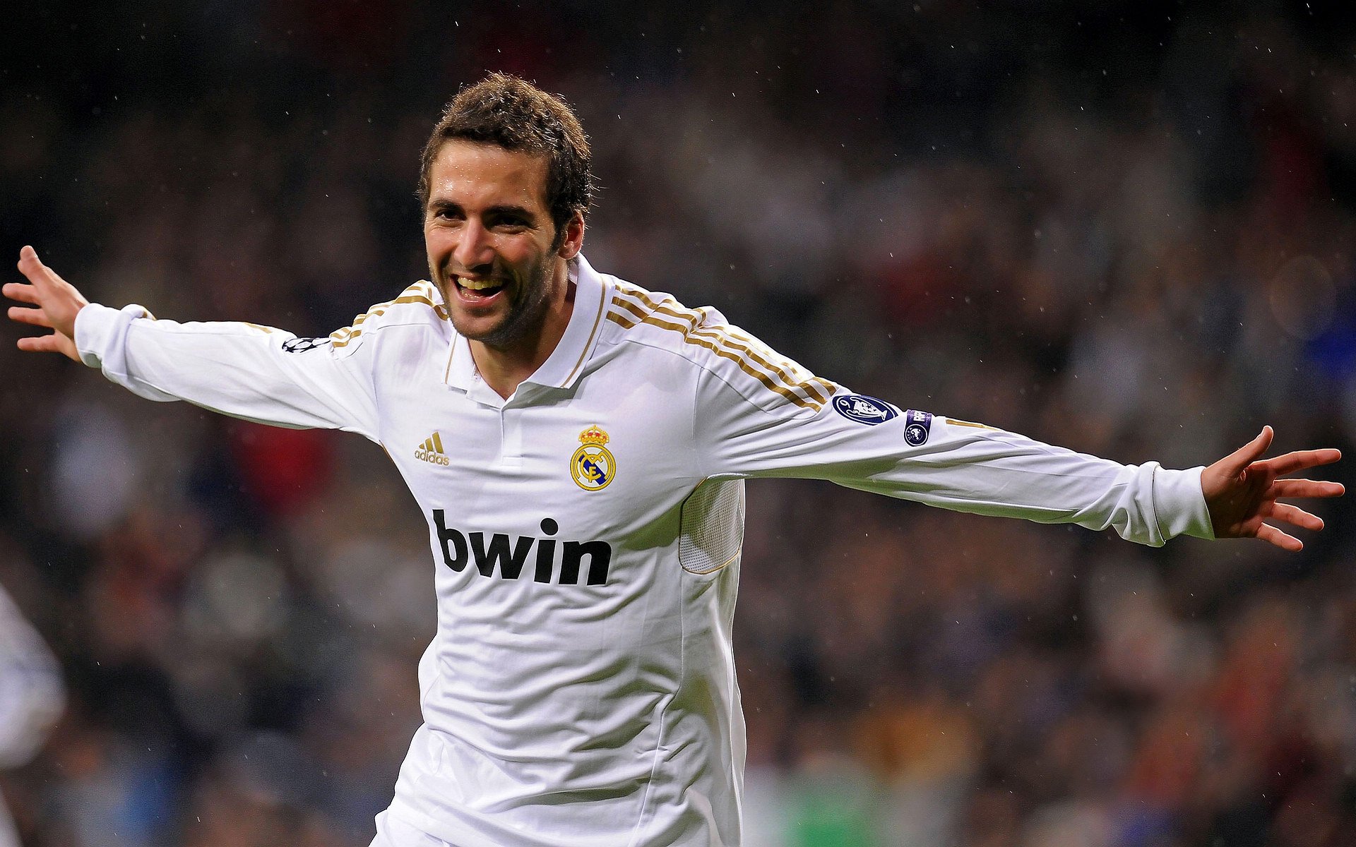 意甲赛季揭幕战：那不勒斯对阵AC米兰